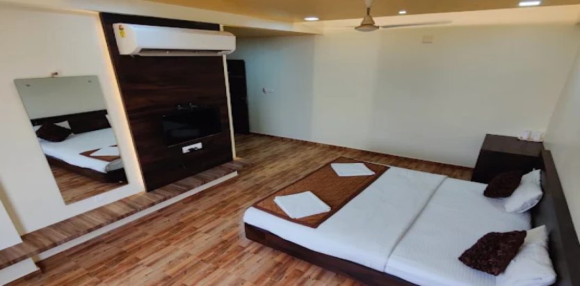 HOTEL VRAJ INN